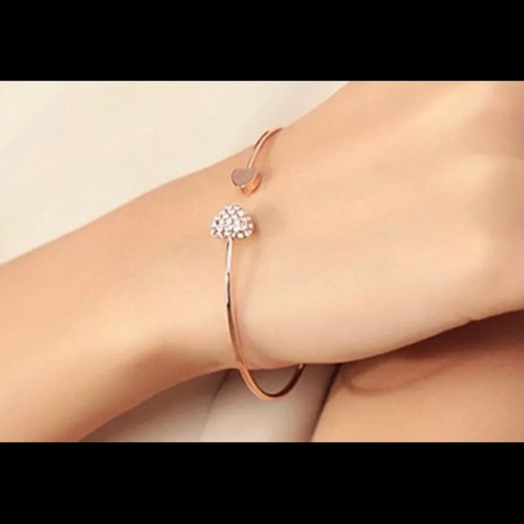 Gold Double heart crystal open bangle - Picture 2 of 4